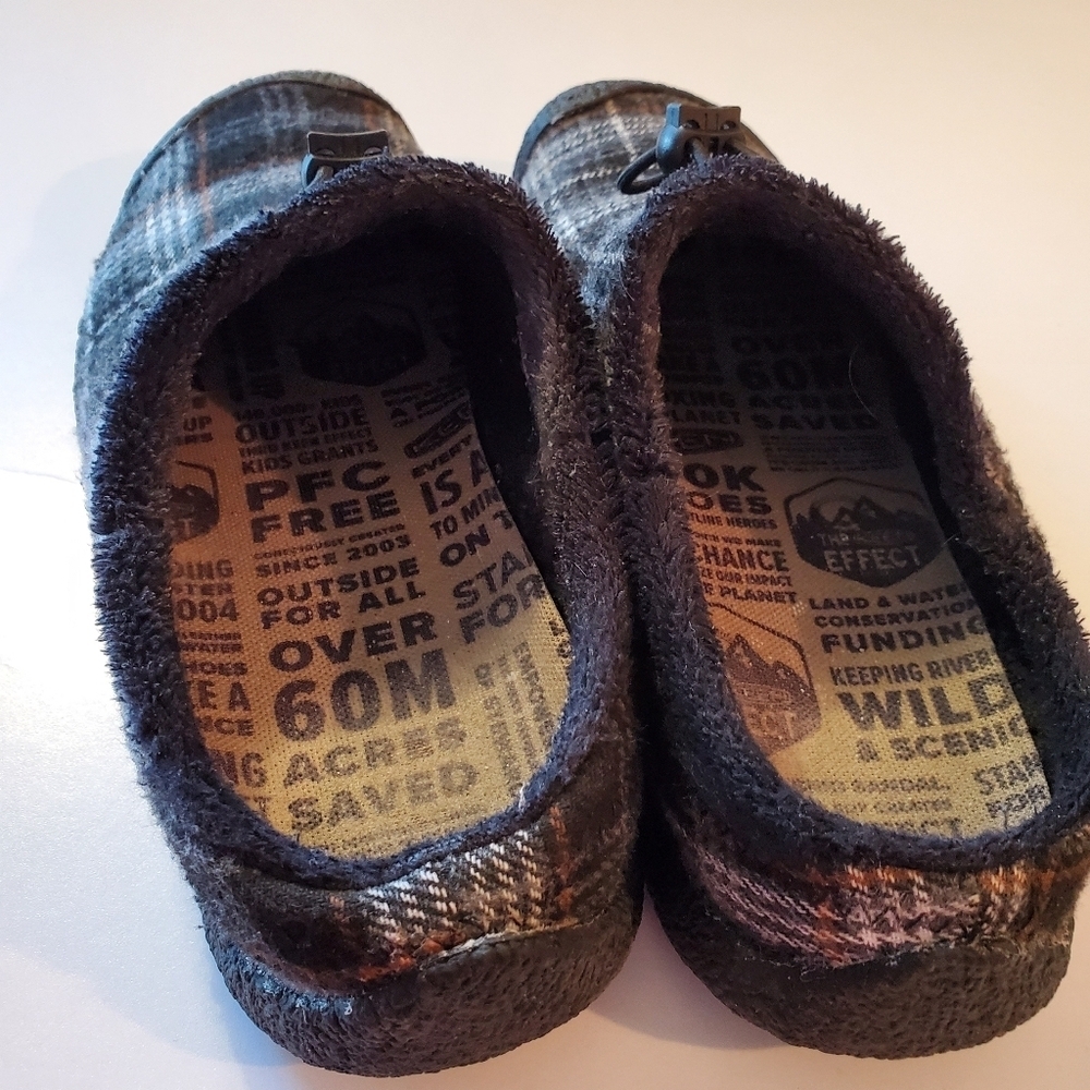 Keen Howser Clog/Slipper Size 9 - Picture 4 of 6